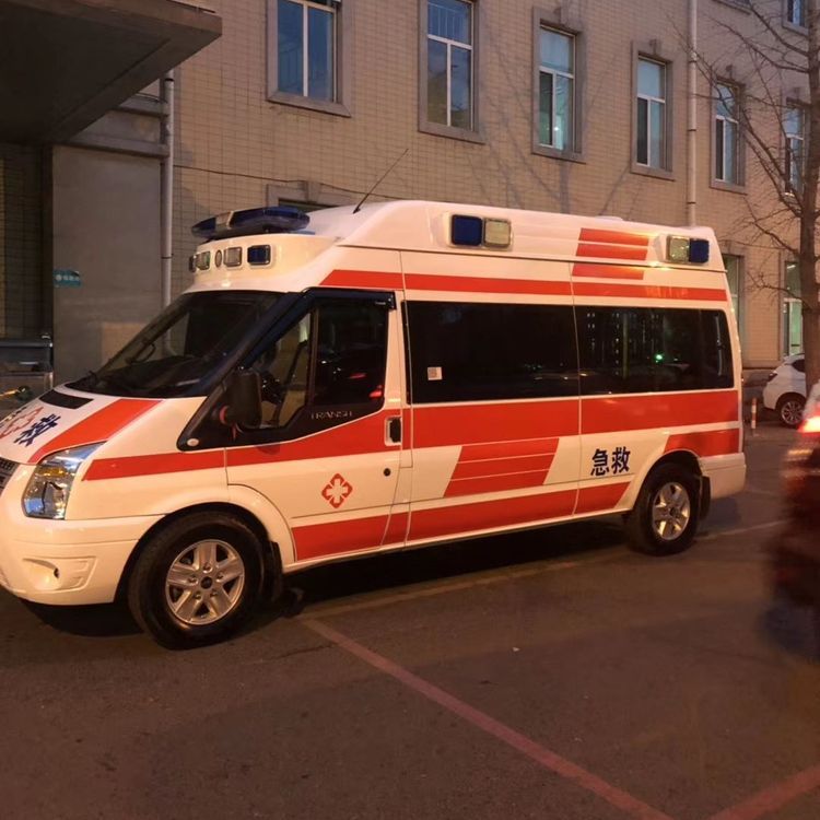 富顺夜间租赁救护车护送病人转院：安全转运的 8 大核心注意事项